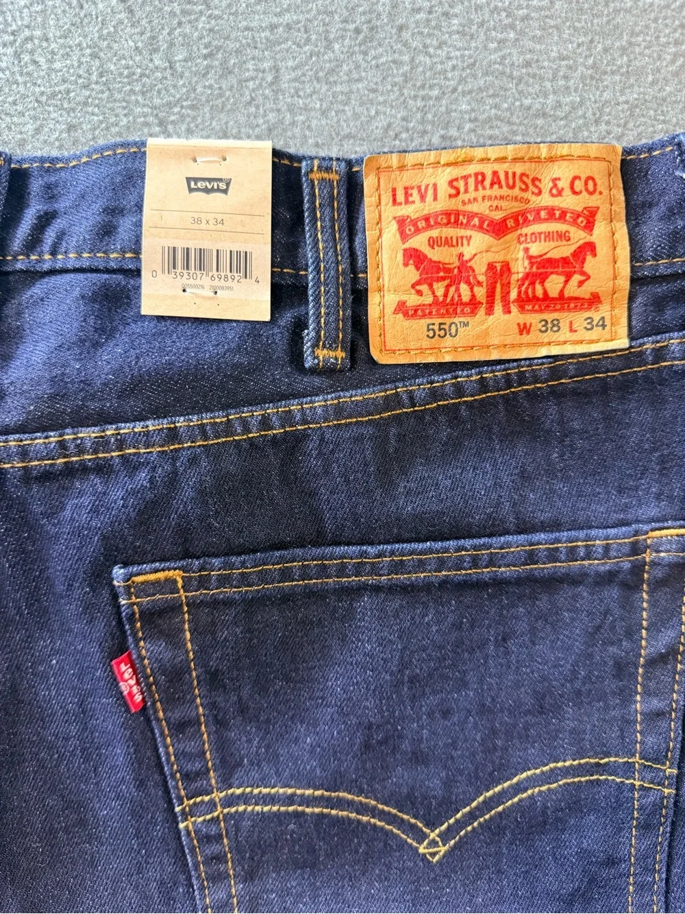 Levi’s - Men's 550 Relaxed Dark Blue Jeans - Classic Straight Fit